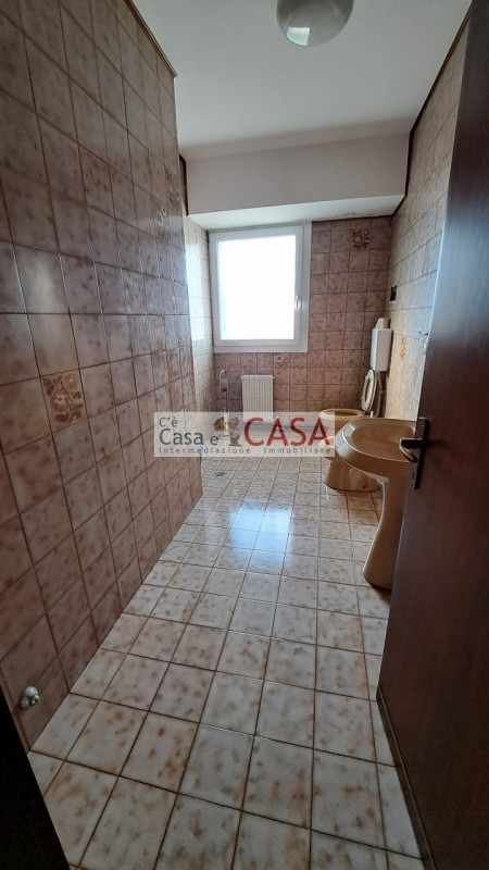 RUBANO: Disponibile da marzo, zona artigianale, con ingresso indipendente ufficio di c.a. 180 mq ...