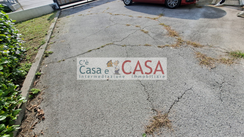 RUBANO: Disponibile da marzo, zona artigianale, con ingresso indipendente ufficio di c.a. 180 mq ...