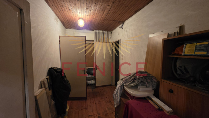 Proponiamo in vendita una rara opportunità: casa singola da ristrutturare situata nel suggestivo ...