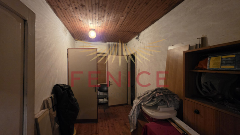 Proponiamo in vendita una rara opportunità: casa singola da ristrutturare situata nel suggestivo ...