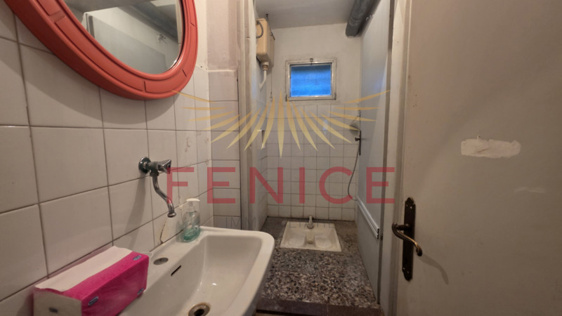 Proponiamo in vendita una rara opportunità: casa singola da ristrutturare situata nel suggestivo ...