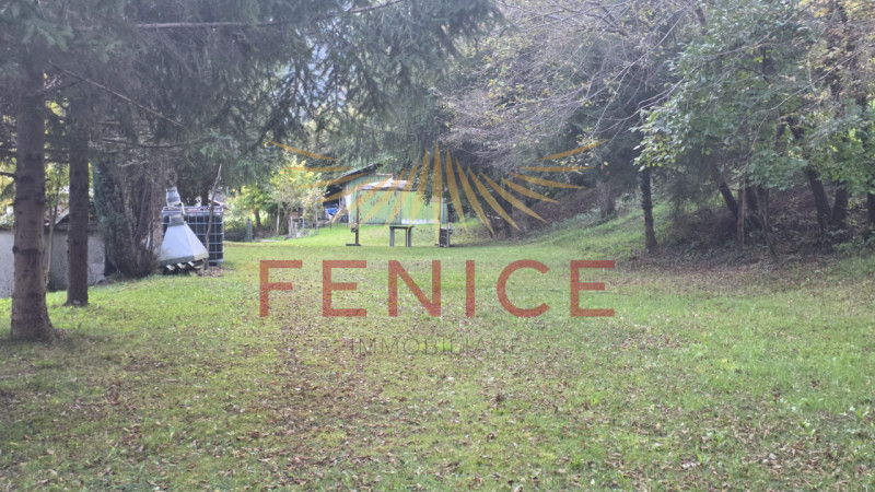 Proponiamo in vendita una rara opportunità: casa singola da ristrutturare situata nel suggestivo ...