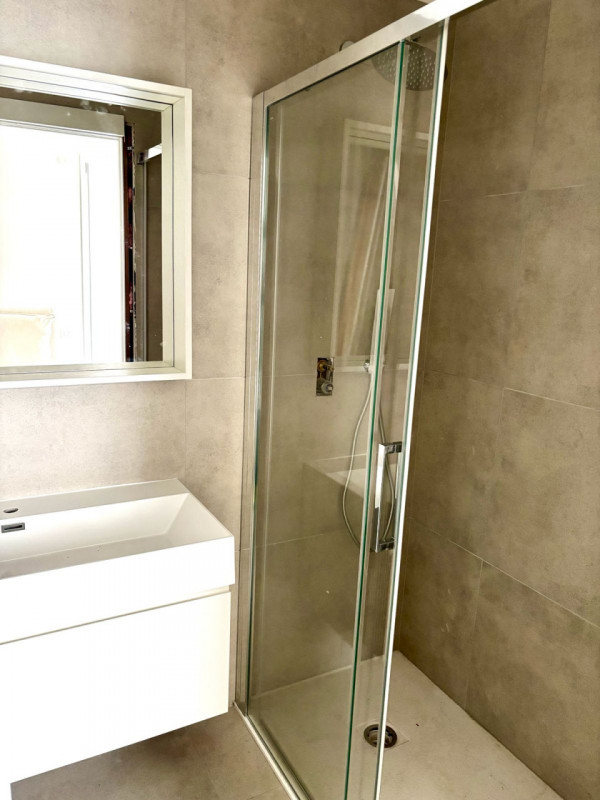 Se stai cercando un'opportunità imperdibile nel cuore di Jesolo, non perdere questo affascinante ...