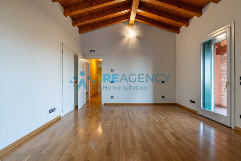 Arzignano - San Zeno 

Siete una famiglia  e state cercando una residenza privata o di rappresent...