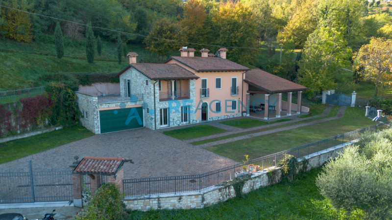 Arzignano - San Zeno 

Siete una famiglia  e state cercando una residenza privata o di rappresent...