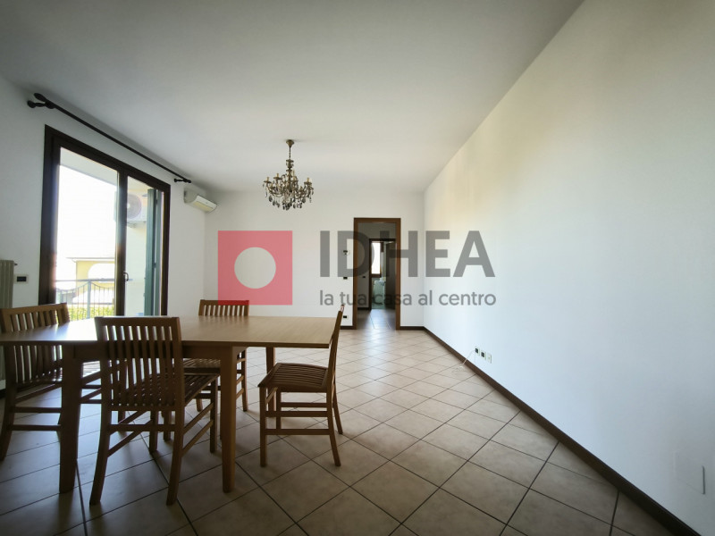 In una tranquilla via cieca di Silea, all'interno di un gradevole contesto residenziale poco dist...