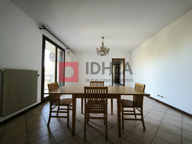 In una tranquilla via cieca di Silea, all'interno di un gradevole contesto residenziale poco dist...