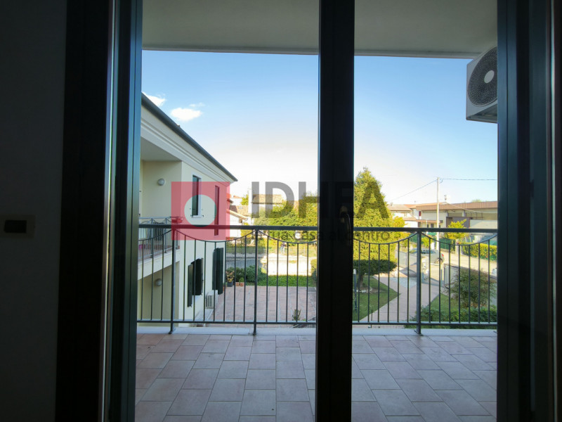 In una tranquilla via cieca di Silea, all'interno di un gradevole contesto residenziale poco dist...