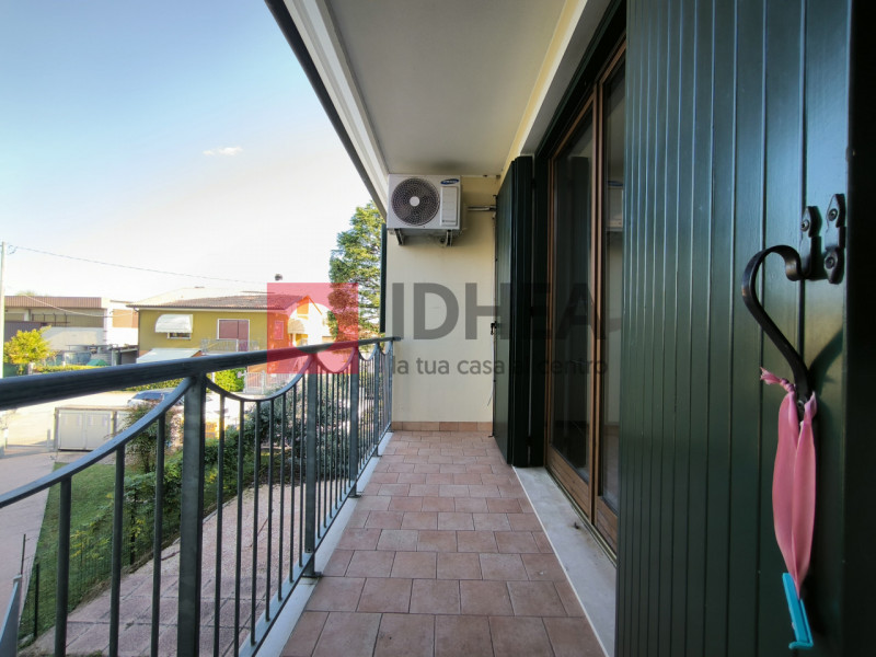 In una tranquilla via cieca di Silea, all'interno di un gradevole contesto residenziale poco dist...