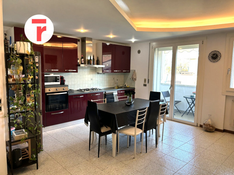 Loreggia Centro - proponiamo splendido appartamento in ottime condizioni, senza lavori da fare, c...