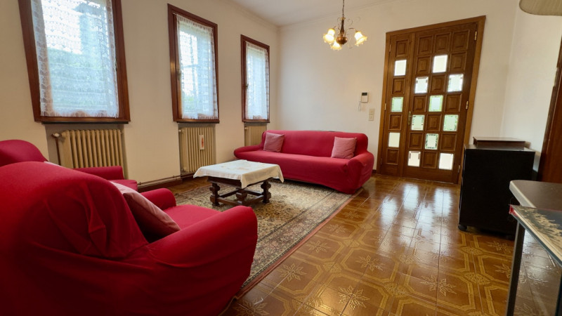 CASELLE DI SELVAZZANO: In posizione tranquilla e riservata, proponiamo in vendita una casa singol...