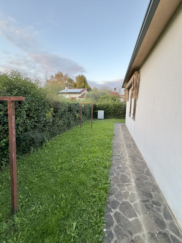 CASELLE DI SELVAZZANO: In posizione tranquilla e riservata, proponiamo in vendita una casa singol...