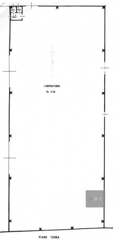 Capannone artigianale di circa mq. 1140 con due bagni e scoperto privato di circa 1500 mq. Classe...