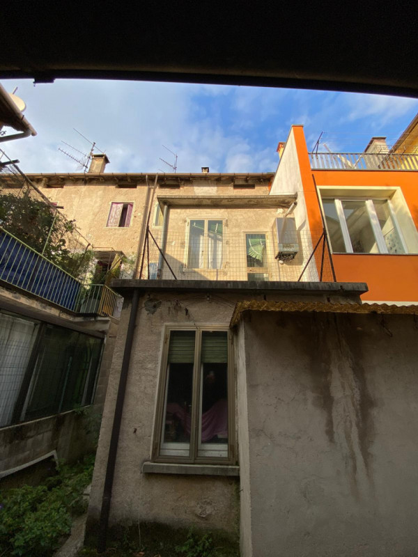 Se sei alla ricerca di una casa che possa diventare il tuo rifugio in uno dei quartieri più affas...