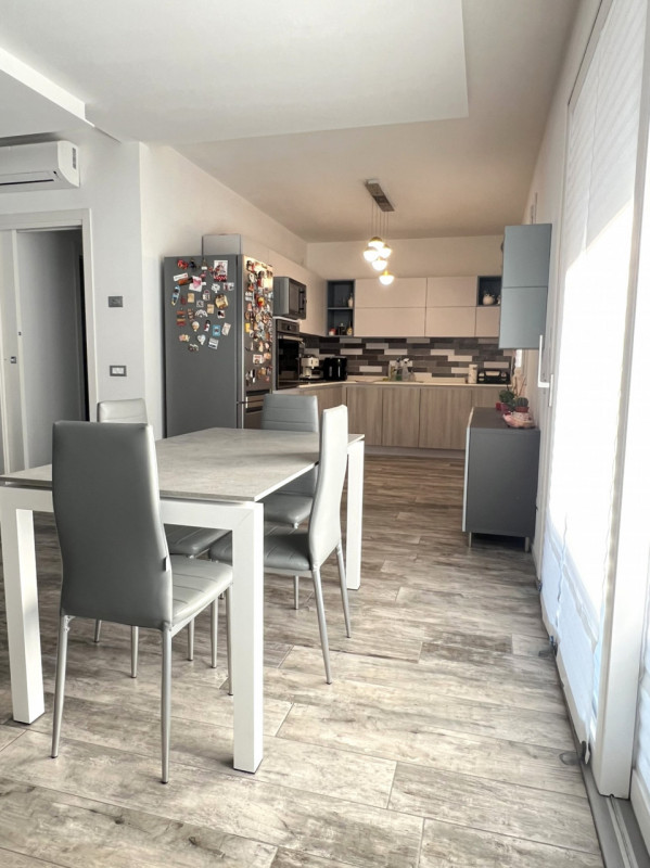 TAGGì DI LIMENA: Proponiamo in vendita un esclusivo attico situato nel moderno quartiere residenz...