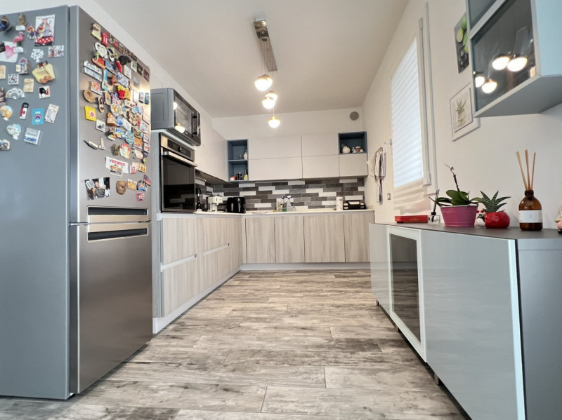 TAGGì DI LIMENA: Proponiamo in vendita un esclusivo attico situato nel moderno quartiere residenz...