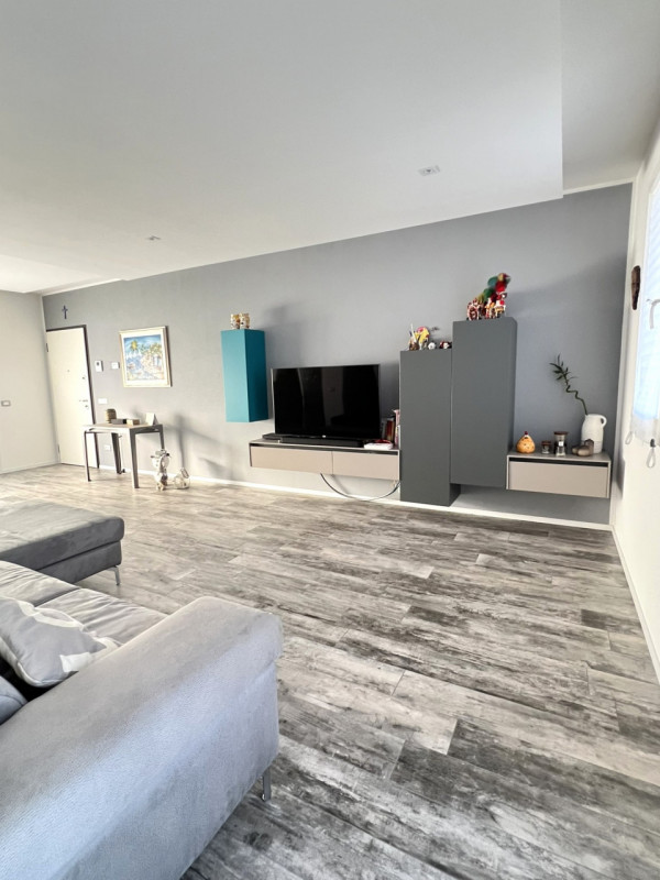 TAGGì DI LIMENA: Proponiamo in vendita un esclusivo attico situato nel moderno quartiere residenz...