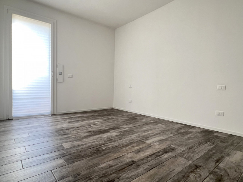 TAGGì DI LIMENA: Proponiamo in vendita un esclusivo attico situato nel moderno quartiere residenz...