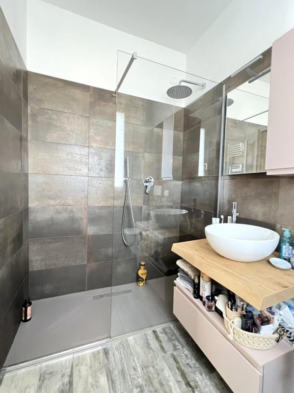 TAGGì DI LIMENA: Proponiamo in vendita un esclusivo attico situato nel moderno quartiere residenz...