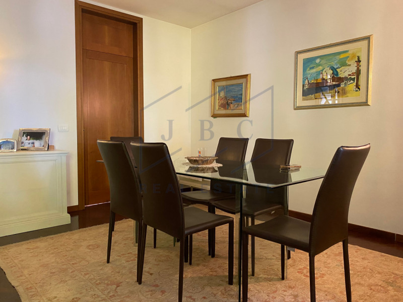 ODERZO - (TV)
Situato al 2° e 3° piano di una palazzina signorile servita da ascensore, questo es...