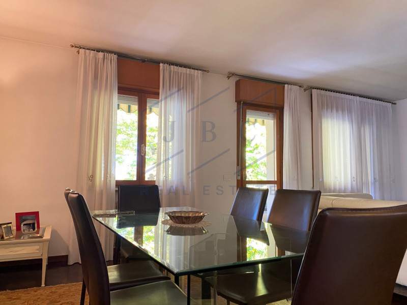 ODERZO - (TV)
Situato al 2° e 3° piano di una palazzina signorile servita da ascensore, questo es...