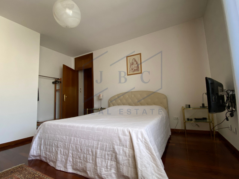 ODERZO - (TV)
Situato al 2° e 3° piano di una palazzina signorile servita da ascensore, questo es...