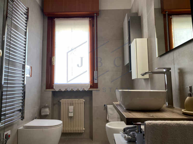 ODERZO - (TV)
Situato al 2° e 3° piano di una palazzina signorile servita da ascensore, questo es...