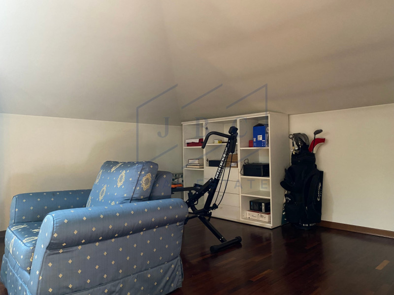 ODERZO - (TV)
Situato al 2° e 3° piano di una palazzina signorile servita da ascensore, questo es...