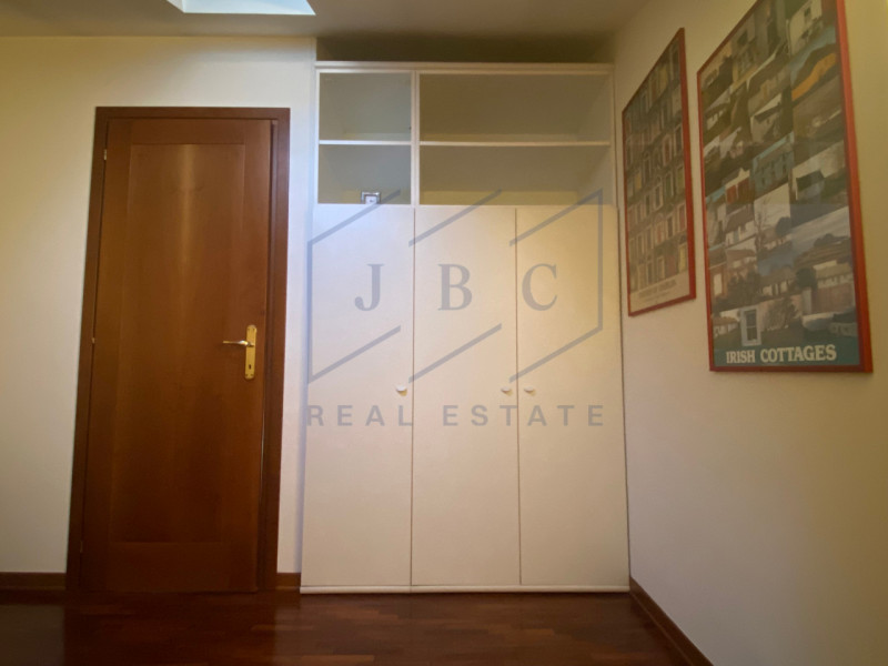 ODERZO - (TV)
Situato al 2° e 3° piano di una palazzina signorile servita da ascensore, questo es...