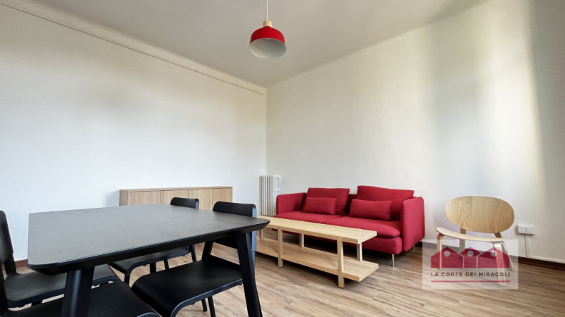 CONTRATTO CON OBBLIGO DI RESIDENZA - CENTRO STORICO: BICAMERE ARREDATO A NUOVO POSTO AL SECONDO P...