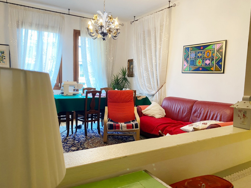 (Per INFO Mara 3481536890) A Treviso, zona tribunale, a soli 400 mt da Porta Santi Quaranta, prop...