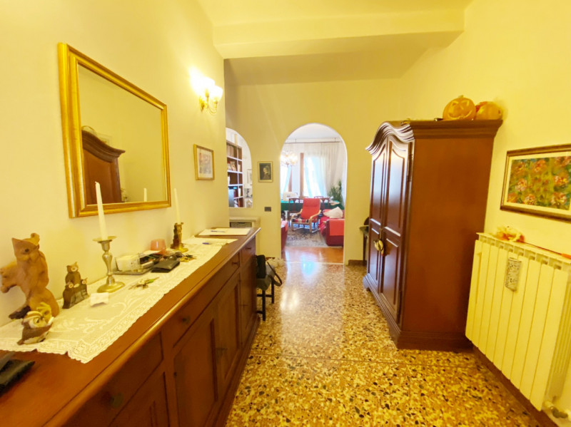 (Per INFO Mara 3481536890) A Treviso, zona tribunale, a soli 400 mt da Porta Santi Quaranta, prop...