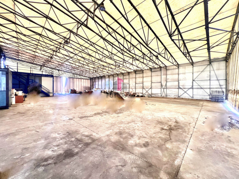 DUEVILLE - RIF. 604FUTURAM PER INFO 0444/310220 - 392/9183796

IN CONTESTO INDUSTRIALE/ARTIGIANAL...