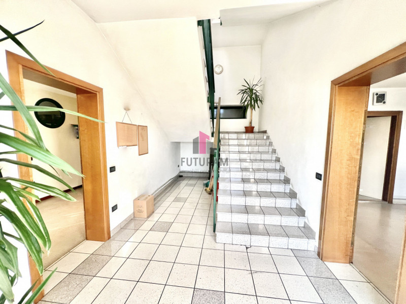 DUEVILLE - RIF. 604FUTURAM PER INFO 0444/310220 - 392/9183796

IN CONTESTO INDUSTRIALE/ARTIGIANAL...