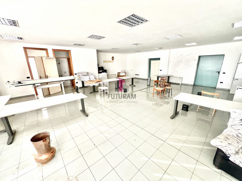 DUEVILLE - RIF. 604FUTURAM PER INFO 0444/310220 - 392/9183796

IN CONTESTO INDUSTRIALE/ARTIGIANAL...