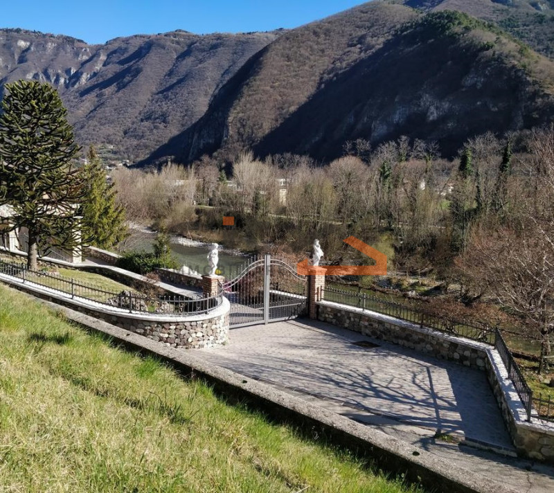 BASSANO DEL GRAPPA, proponiamo in vendita LOTTO DI TERRENO EDIFICABILE a 5 km dal centro storico,...