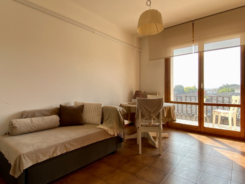 Nel centro di Costabissara, all’interno di un contesto curato e comodo a tutti i servizi, ti pres...