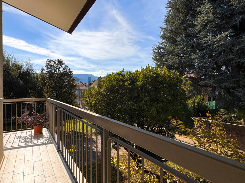 SCHIO: In pregiato contesto residenziale, proponiamo raffinata VILLA completamente ristrutturata ...