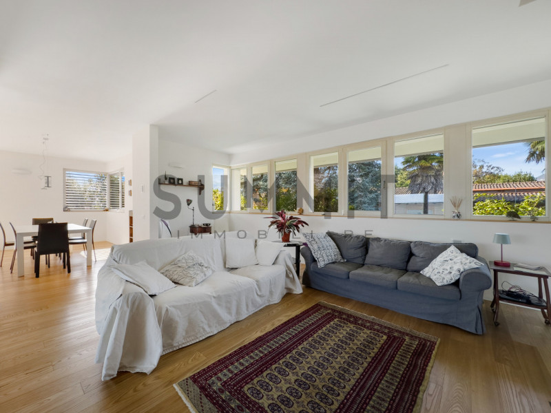 SCHIO: In pregiato contesto residenziale, proponiamo raffinata VILLA completamente ristrutturata ...