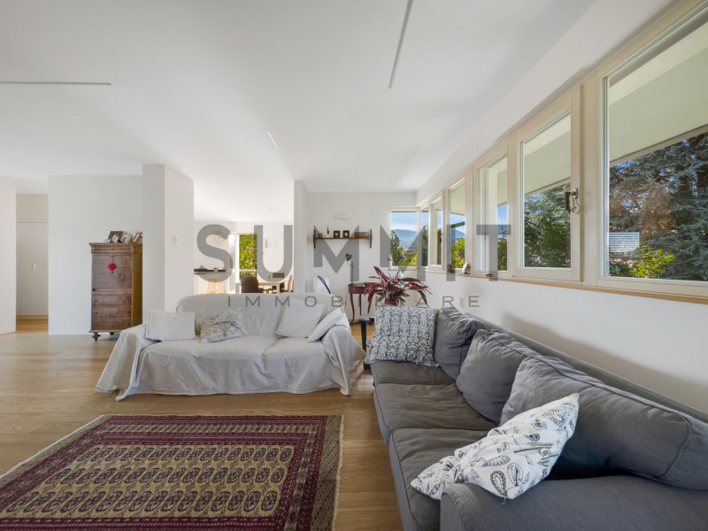 SCHIO: In pregiato contesto residenziale, proponiamo raffinata VILLA completamente ristrutturata ...