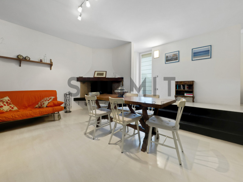 SCHIO: In pregiato contesto residenziale, proponiamo raffinata VILLA completamente ristrutturata ...