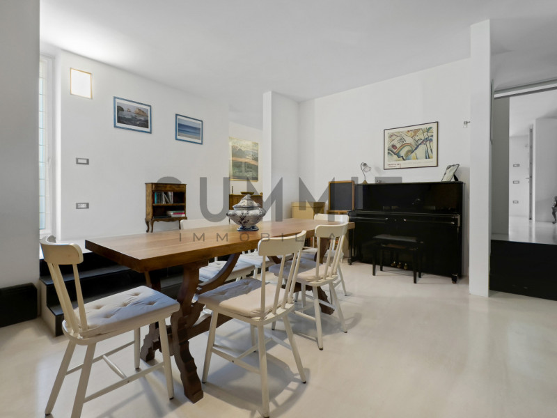 SCHIO: In pregiato contesto residenziale, proponiamo raffinata VILLA completamente ristrutturata ...