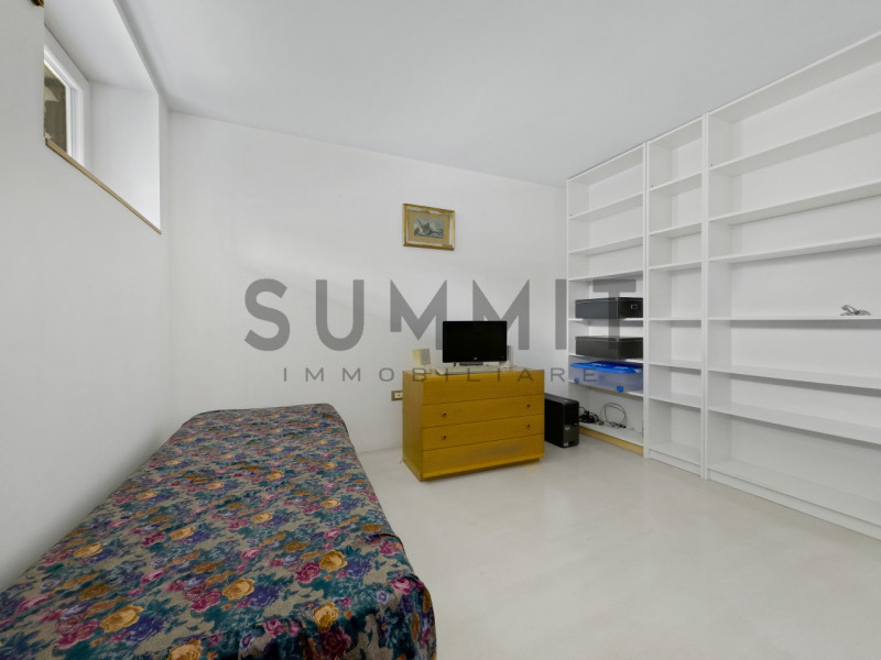 SCHIO: In pregiato contesto residenziale, proponiamo raffinata VILLA completamente ristrutturata ...