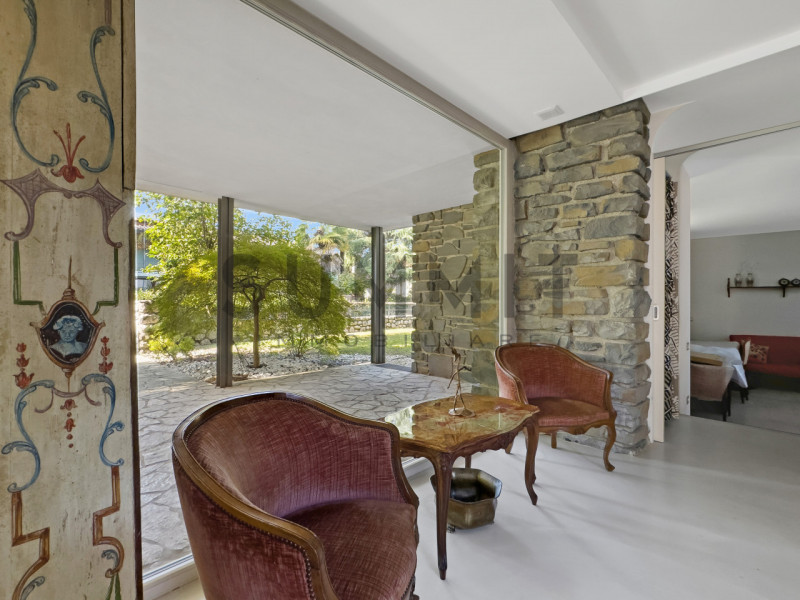 SCHIO: In pregiato contesto residenziale, proponiamo raffinata VILLA completamente ristrutturata ...