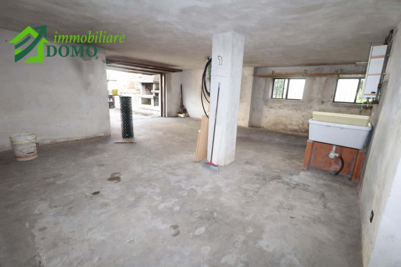 SCHIO - MAGRE': Affittasi, appartamento TRICAMERE in BIFAMILIARE arredato di cucina e camera, con...