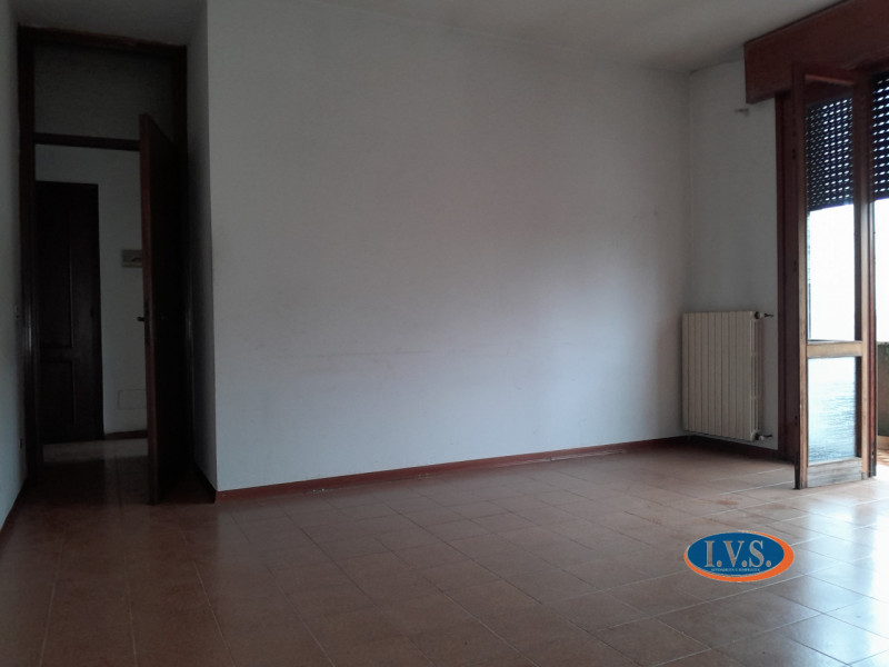 MONTEGALDELLA (VI): In quartiere residenziale appartamento in quadrifamiliare al primo ed ultimo ...