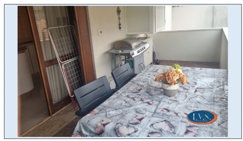 Camisano Vicentino (VI) in centro paese, su vano scala di sole 4 unità al secondo e ultimo piano ...