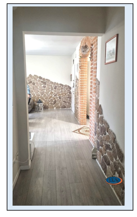 Camisano Vicentino (VI) in centro paese, su vano scala di sole 4 unità al secondo e ultimo piano ...