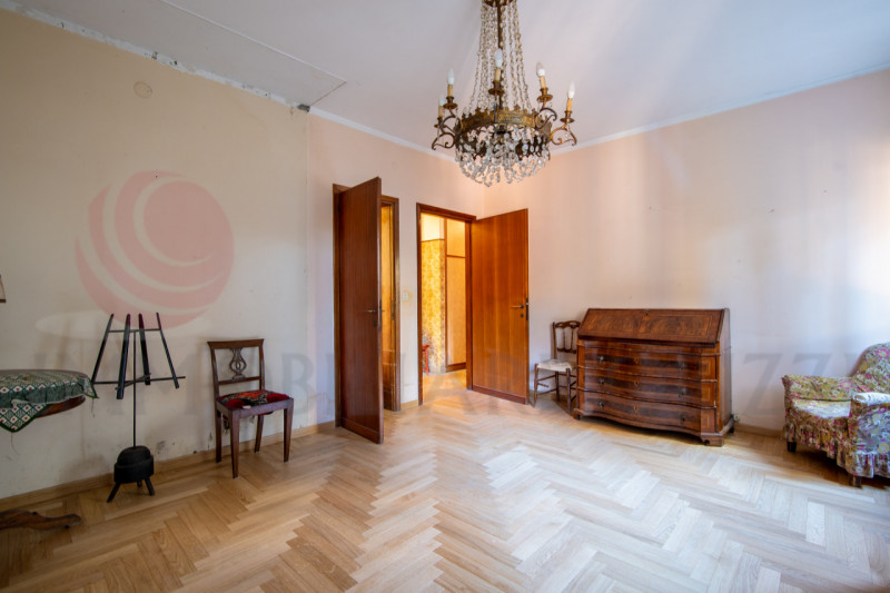 PADOVA - Prato della Valle - Proponiamo in vendita appartamento da ristrutturare a pochi passi da...