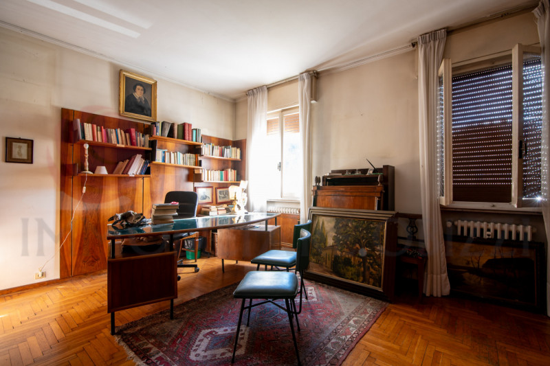 PADOVA - Prato della Valle - Proponiamo in vendita appartamento da ristrutturare a pochi passi da...